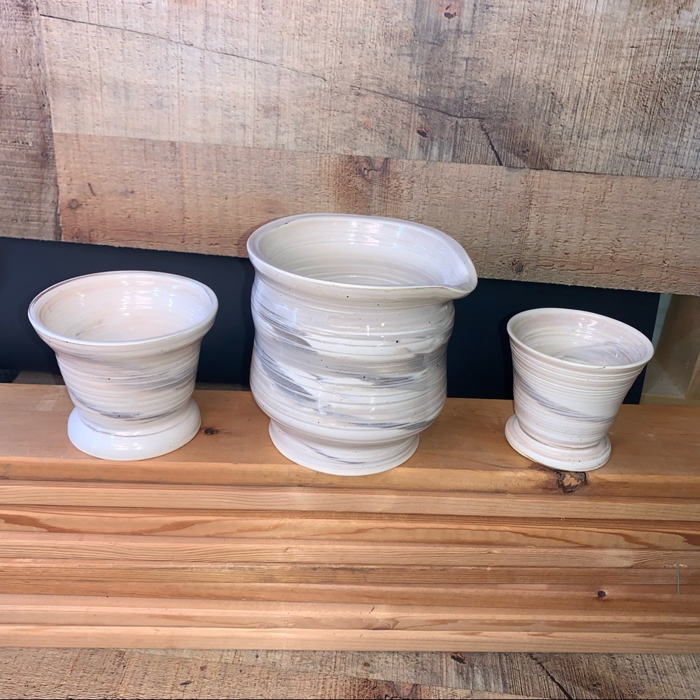 Surefire Pottery Set of 3 Planters Holders Gray